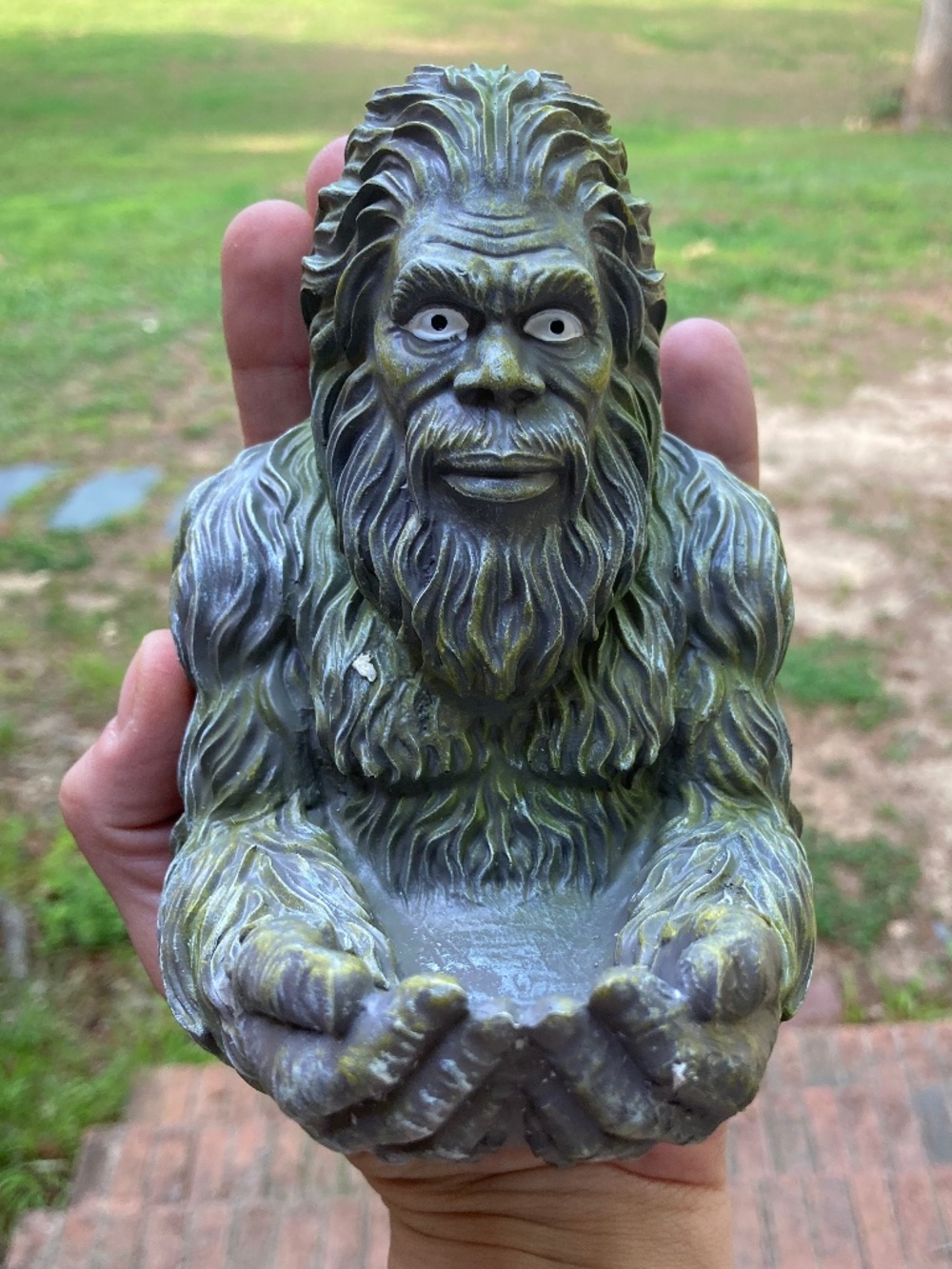 Small 6" Bigfoot Outdoor Bird Feeder Waterproof Wild Bird Feeder